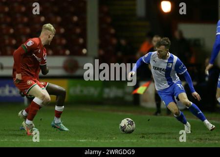 Elliot Newby von Barrow während des Spiels der Sky Bet League 2 zwischen Walsall und Barrow im Banks's Stadium, Walsall am Dienstag, den 12. März 2024. (Foto: Gustavo Pantano | MI News) Credit: MI News & Sport /Alamy Live News Stockfoto