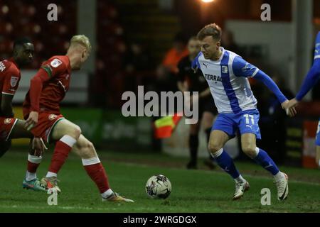 Elliot Newby von Barrow während des Spiels der Sky Bet League 2 zwischen Walsall und Barrow im Banks's Stadium, Walsall am Dienstag, den 12. März 2024. (Foto: Gustavo Pantano | MI News) Credit: MI News & Sport /Alamy Live News Stockfoto