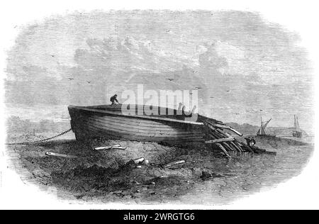 Wrack des Lottie Schlittens am Strand von New Ferry, Birkenhead, 1864. Gravur aus einer Skizze von Mr. John N. P. MacBride, die... Ein Teil des Schiffes, wie es liegt, Kiel oben, auf einer Schlammbank... wohin es nach der Explosion driftete. Das Deck und der Heck sind ausgeblasen, und die Hölzer in diesem Viertel sind sehr zerbrochen und zersplittern. Das Schiff öffnete sich nach außen von der Linie, an der sich das Deck befand, und das cutwater wurde teilweise zertrümmert und ziemlich von den Holzhölzern der Bögen getrennt... wenn man in den Rumpf hineinblickt, sieht man nichts als eine gebrochene Masse aus verkohlten Balken und Holz Stockfoto