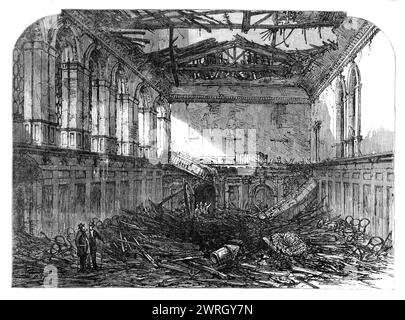 The Great Fire in the City: Ruins of Haberdashers' Hall, [City of London], 1864. "In einem katastrophalen Brand... wurde einer der ältesten unserer Stadthallen - die der Haberdashers' Company - fast auf Dachlose Wände und geschwärzte Sparren reduziert... die alte Halle der Haberdashers, mit vielen Aufzeichnungen und Eigentum der Firma von großem Wert, im Jahr nach dem Brand 1666 1667 wurde der Wiederaufbau des Saals von Wren eingeleitet... der Bankettsaal war hoch und geräumig und hatte eine Leinwand und eine Musikgalerie... die Wappen von Distinguish Stockfoto