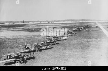 Marines' Flugfeld, Miami, 1918. Flugzeuge am Boden auf dem Marine Flying Field, Miami, Florida während des Ersten Weltkriegs Stockfoto