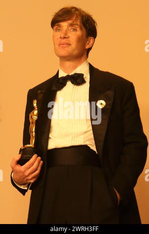 10. März 2024, Los Angeles, Kalifornien, USA: Cillian Murphy im 96. Academy Awards Press Room im Dolby Theater. (Kreditbild: © Kay Blake/ZUMA Press Wire) NUR REDAKTIONELLE VERWENDUNG! Nicht für kommerzielle ZWECKE! Stockfoto