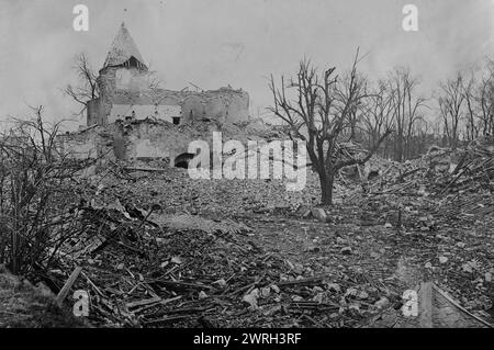 Castle at Ham, 2. März 1918 (Datum, das später erstellt oder veröffentlicht wurde). Das Cha^teau de Ham (forteresse de Ham), eine Burg in Ham, Département Somme, Frankreich, die am 19. März 1917 während des Ersten Weltkriegs von den deutschen Truppen dynamisch wurde Stockfoto