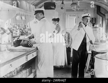 Kaiserin's Hospital Train, Küche, zwischen 1914 und 1915. Die Küche im Krankenhauszug von Kaiserin Augusta Victoria (Ehefrau von Wilhelm II. Von Deutschland) im Ersten Weltkrieg Stockfoto