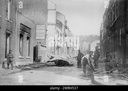 Burning of Vise, August 1914. Ruinen in Vise&#xb4;, Belgien, nach der Zerstörung der Stadt durch deutsche Truppen während des Ersten Weltkriegs Stockfoto