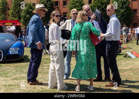 Gäste der London Concours Oldtimer Show Stockfoto