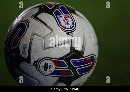 The EFL Match Ball während des Sky Bet Championship Match Birmingham City vs Middlesbrough in St Andrews, Birmingham, Großbritannien, 12. März 2024 (Foto: Gareth Evans/News Images) Stockfoto