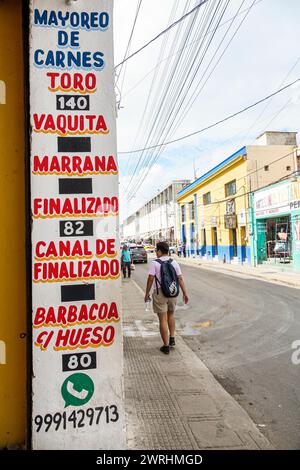 Merida Mexico, Centro Calle 69, Schilder Informationen, Werbung für Werbung, Großhandel Fleisch Rindfleisch Schweinefleisch Grill, Mann Männer männlich, Erwachsene Erwachsene, Resi Stockfoto