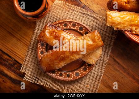 Campechanas. Traditionelles mexikanisches Süßbrot, knusprig und flach in Form, ähnlich Blätterteig, hergestellt aus Weizenmehl, Zucker, Salz und Schmalz oder ve Stockfoto