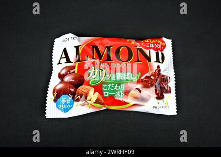Lotte Almond Chocolate - Wales, Vereinigtes Königreich - 12. März 2024 Stockfoto