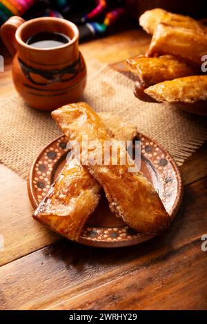 Campechanas. Traditionelles mexikanisches Süßbrot, knusprig und flach in Form, ähnlich Blätterteig, hergestellt aus Weizenmehl, Zucker, Salz und Schmalz oder ve Stockfoto