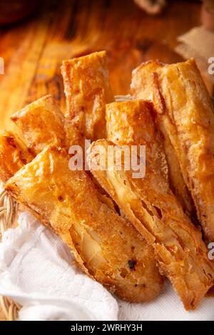 Campechanas. Traditionelles mexikanisches Süßbrot, knusprig und flach in Form, ähnlich Blätterteig, hergestellt aus Weizenmehl, Zucker, Salz und Schmalz oder ve Stockfoto