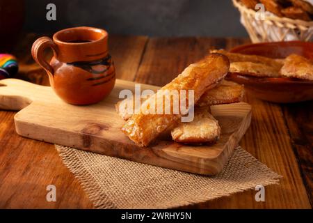 Campechanas. Traditionelles mexikanisches Süßbrot, knusprig und flach in Form, ähnlich Blätterteig, hergestellt aus Weizenmehl, Zucker, Salz und Schmalz oder ve Stockfoto