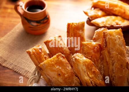 Campechanas. Traditionelles mexikanisches Süßbrot, knusprig und flach in Form, ähnlich Blätterteig, hergestellt aus Weizenmehl, Zucker, Salz und Schmalz oder ve Stockfoto