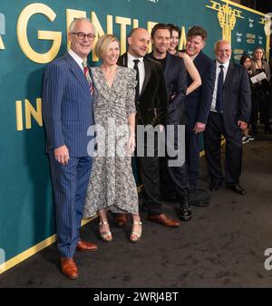 Amor Towles, Sharon Hughff, Ben Vanstone, Ewan McGregor, Mary Elizabeth Winstead, Sam Miller und Pancho Mansfield besuchen am 12. März 2024 die Premiere des Films „A Gentleman in Moscow“ im MoMA in New York Stockfoto