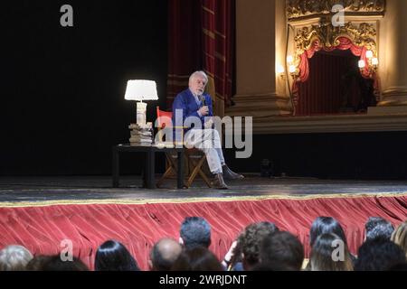 Teatro Filarmonico, Verona, Italien, 11. März 2024, Paolo Crepet während PAOLO CREPET - PRENDETEVI LA LUNA. UN DIALOGO TRA GENERAZIONI - NACHRICHTEN Stockfoto