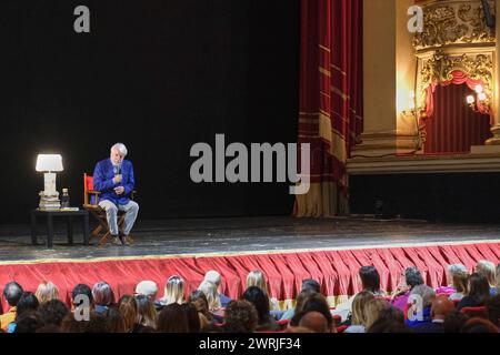 NEWS - PAOLO CREPET - PRENDETEVI LA LUNA. UN DIALOGO TRA GENERAZIONI PAOLO CREPET WÄHREND PAOLO CREPET - PRENDETEVI LA LUNA. UN DIALOGO TRA GENERAZIONI, Nachrichten in Verona, Italien, 11. März 2024 Verona Teatro Filarmonico Italien Copyright: XMariaxCristinaxNapolitanox/xLiveMediax LPN 1276358 Stockfoto