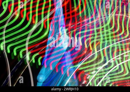 Ein helles Gemälde mit hellen Farben für farbenfrohe experimentelle Hintergründe Stockfoto