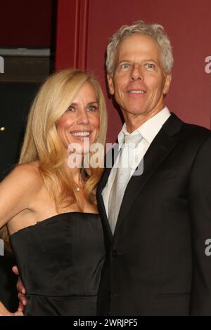 LOS ANGELES – 15. JAN: Martha Champlin, Greg Germann bei der AppleTV Post Emmy Party 2024 bei The Mother Wolf am 15. Januar 2024 in Los Angeles, KALIFORNIEN Stockfoto