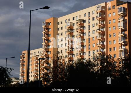 So genannte Wielka Pyta - großes Wohnhaus in Goclaw, Unterbezirk von Praga-Poludnie, Warschau Stadt, Polen Stockfoto