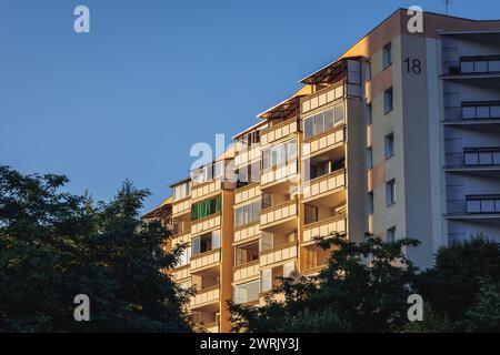 So genannte Wielka Pyta - großes Wohnhaus in Goclaw, Praga-Poludnie Bezirk, Warschau Stadt, Polen Stockfoto