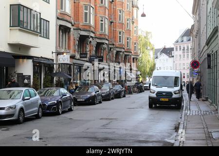 Kopenhagen, Dänemark - 22. Oktober 2023: Blick auf die Store Strandstraede Straße. Stockfoto