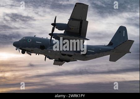 Ein AC-130J Ghostrider, der der 14th Weapons Squadron auf der Hurlburt Field Air Force Base Florida zugeordnet ist, startet während einer US Air Force Weapons School Stockfoto