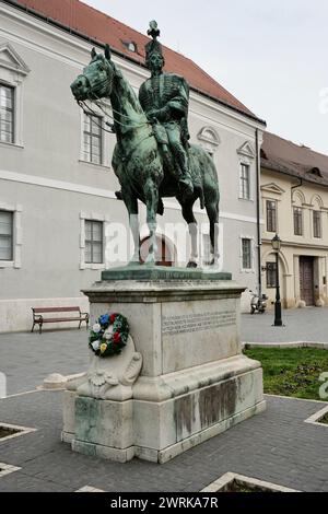 Statue des Husaren-Generals Andras Hadik, auf seinem Pferd montiert. Das Reiben der Hoden bringt viel Glück! Stockfoto