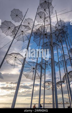 Die Schirmplastik von George Zongolopoulos in Thessaloniki, Griechenland Stockfoto