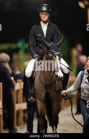 DenBosch, Niederlande - 8. März 2024. Robert Murphy aus Großbritannien tritt bei der ersten 1,55-m-Klasse bei den Rolex Dutch Masters 2024 an. Stockfoto