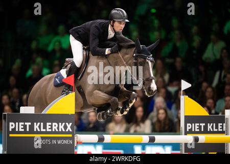 DenBosch, Niederlande - 8. März 2024. Robert Murphy aus Großbritannien tritt bei der ersten 1,55-m-Klasse bei den Rolex Dutch Masters 2024 an. Stockfoto