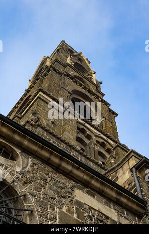 Clocher haut de 56 mètres de la Cathédrale Notre-Dame du Puy au Puy-en-Velay, en Auvergne Stockfoto