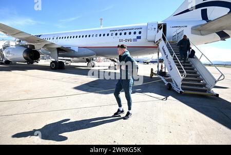 Solun, Hrvatska. März 2024. Der Spieler von Dinamo Zagreb Mauro Perkovic trifft am Flughafen Thessaloniki, Mazedonien, vor dem Achtelfinale der UEFA Europa Conference League zwischen PAOK und Dinamo Zagreb ein. Foto: Marko Lukunic/PIXSELL Credit: Pixsell/Alamy Live News Stockfoto