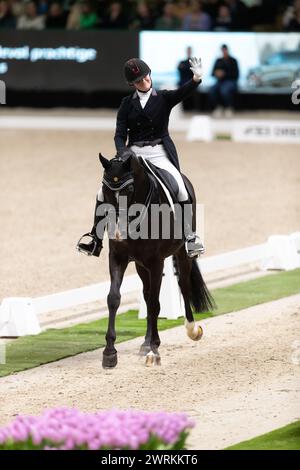 DenBosch, Niederlande - 9. März 2024. Thamar Zweistra aus den Niederlanden und Riding 'Hexagon's innuendo' tritt in der CDI3* Dressurklasse an Stockfoto