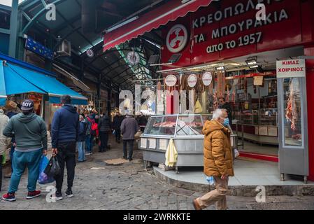 Metzgerstand auf dem Kapani-Lebensmittelmarkt in Thessaloniki, Griechenland Stockfoto