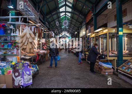 Gasse auf dem Kapani Lebensmittelmarkt in Thessaloniki Stadt, Griechenland Stockfoto