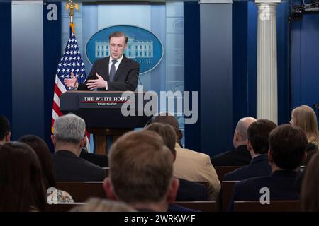 Washington, DC, USA. März 2024. Jake Sullivan, US-Sicherheitsberater, spricht während einer Pressekonferenz im James S. Brady Press Briefing Room im Weißen Haus in Washington, DC, USA, am Dienstag, den 12. März. 2024. das Weiße Haus kündigte ein Paket von 300 Millionen US-Dollar an Militärhilfe für die Ukraine an, und die administrations jüngsten Bemühungen von Biden, um Hilfe für Kiew zu sichern, da der Kongress weiterhin in der Sackgasse ist. Quelle: Tom Brenner/Pool über CNP/dpa/Alamy Live News Stockfoto