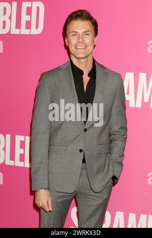 LOS ANGELES - 29. JAN: Blake Cooper Griffin bei der Scrambled Premiere im AMC Theater am 29. Januar 2024 in Century City, CA Stockfoto