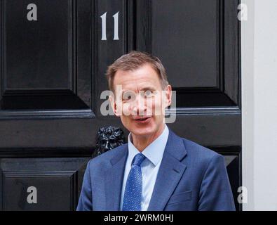 London, Großbritannien. März 2024. Kanzler Jeremy Hunt, vor der Tür der Downing Street 11. Quelle: Mark Thomas/Alamy Live News Stockfoto