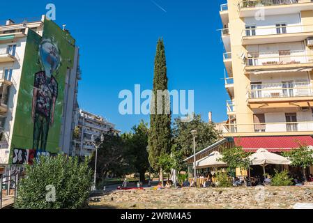 Wandgemälde in der Agiou Georgiou Straße, Blick vom Karatassou Park in Thessaloniki Stadt, Griechenland Stockfoto