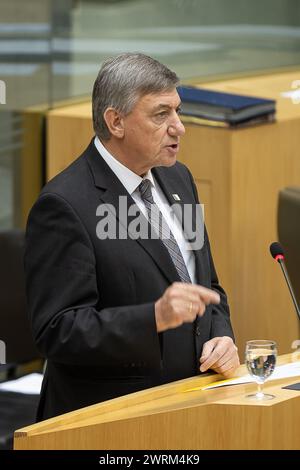 Brüssel, Belgien März 2024. Flämischer Ministerpräsident Jan Jambon, Bild auf einer Plenartagung des flämischen Parlaments am Mittwoch, den 13. März 2024 in Brüssel. BELGA FOTO JAMES ARTHUR GEKIERE Credit: Belga News Agency/Alamy Live News Stockfoto