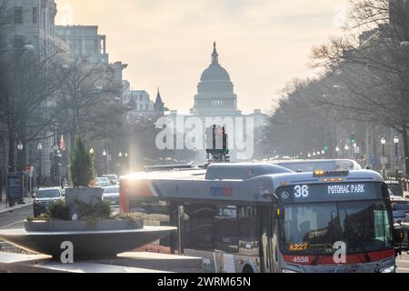 Washington, District of Columbia, USA. März 2024. Das Capitol der Vereinigten Staaten von Amerika aus gesehen von Freedom Plaza, Dienstag, 13. März 2024 in Washington, District of Columbia. (Kreditbild: © Eric Kayne/ZUMA Press Wire) NUR REDAKTIONELLE VERWENDUNG! Nicht für kommerzielle ZWECKE! Stockfoto