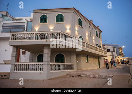 Haus der fiktiven Figur aus Büchern und Fernsehserien Inspector Montalbano im Dorf Punta Secca auf der Insel Sizilien, Italien Stockfoto