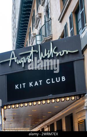 „Cabaret Kit Kat Club“-Festzelt im August Wilson Theatre, NYC, USA 2024 Stockfoto