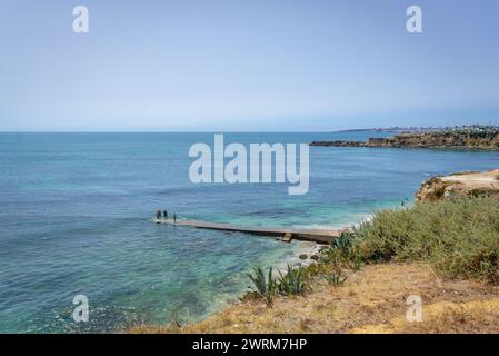 Atlantikküste in Sao Pedro do Estoril, Dorf der Gemeinde Cascais in Portugal Stockfoto