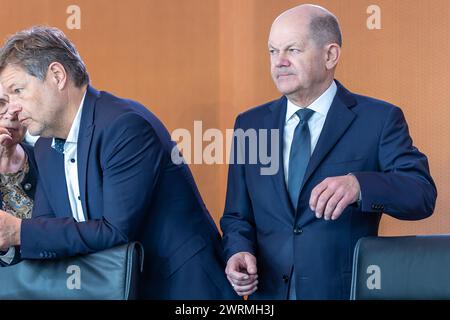 Bundeskanzler Olaf Scholz (SPD) bei einer Sitzung des Bundeskabinetts am 13. März 2024 im Bundeskanzleramt in Berlin. Bundeskanzler Olaf Scholz (SPD) bei einer Sitzung des Bundeskabinetts am 13.03.24 im Bundeskanzleramt Berlin. Stockfoto