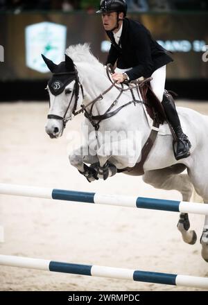 DenBosch, Niederlande - 9. März 2024. Scott Brash aus Großbritannien reitet Hello Valentino in der 1,50-m-Klasse bei den Rolex Dutch Masters 2024. Stockfoto