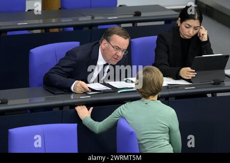 Boris Pistorius in der 156. Sitzung des Deutschen Bundestages im Reichstagsgebäude. Berlin, 13.03.2024 Stockfoto