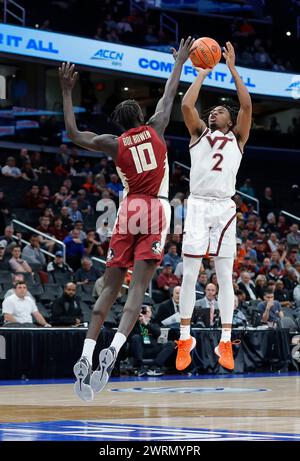 März 2024: Virginia Tech Hokies Guard (2) MJ Collins schießt über Florida State Seminoles Forward (10) Taylor Bol Bowen während eines ACC Männer Basketball Turniers zwischen den Virginia Tech Hokies und den Florida State Seminoles in der Capital One Arena in Washington, DC Justin Cooper/CSM (Credit Image: © Justin Cooper/Cal Sport Media) Stockfoto