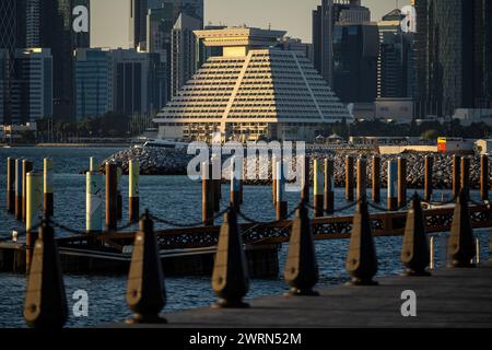 Sheraton Grand Doha Resort ab Corniche Mina Port Waterfront Stockfoto